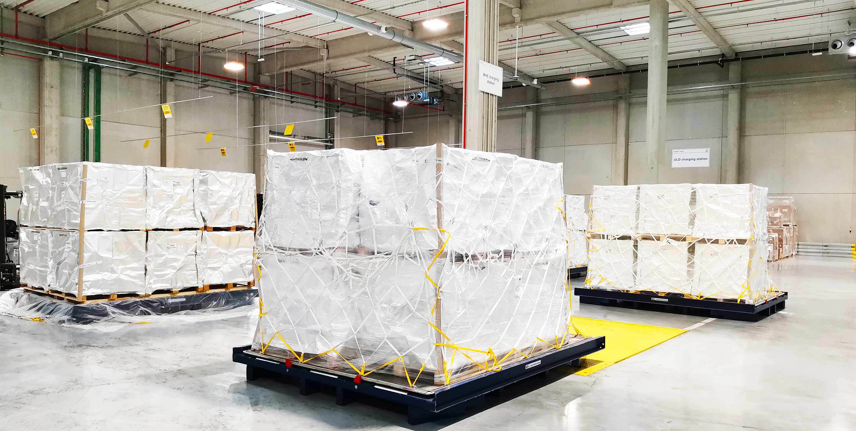 Transport of temperature-sensitive medicines, warehouse with sensitive medicines