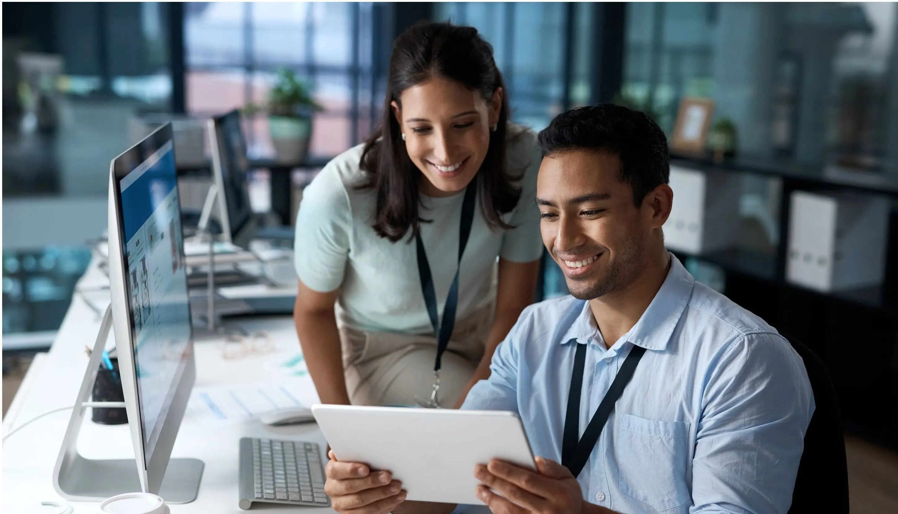 Business people looking at a digital customs solution