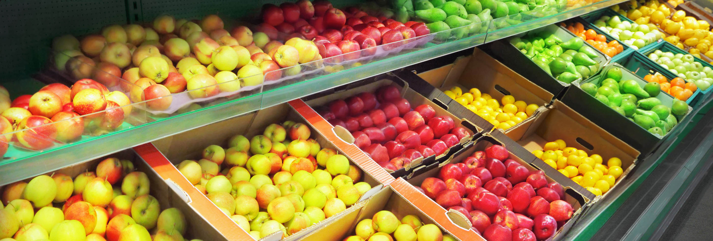 Apples in the supermarket shelves