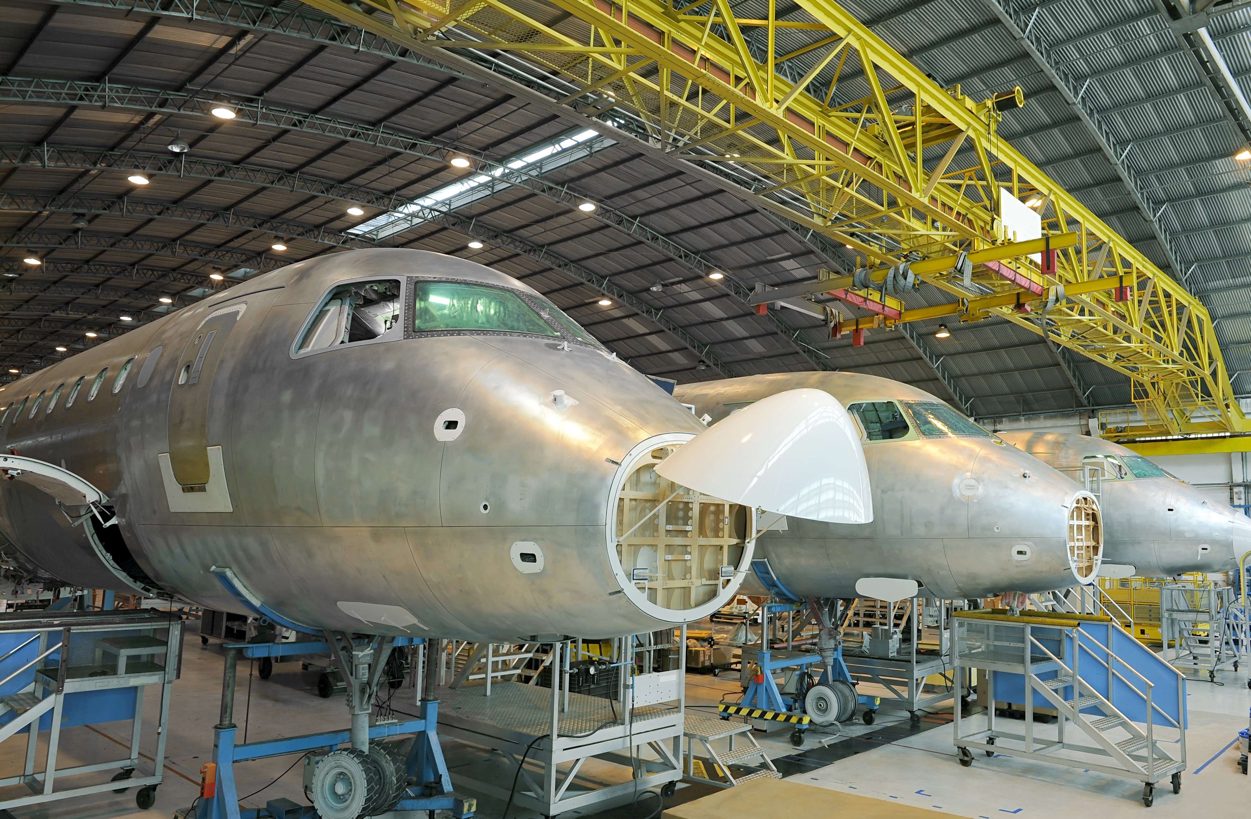 Gelandete Flugzeuge Im Hangar