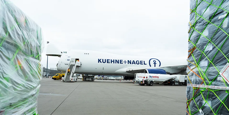 antonov showing cargo from the side of the inspire plane